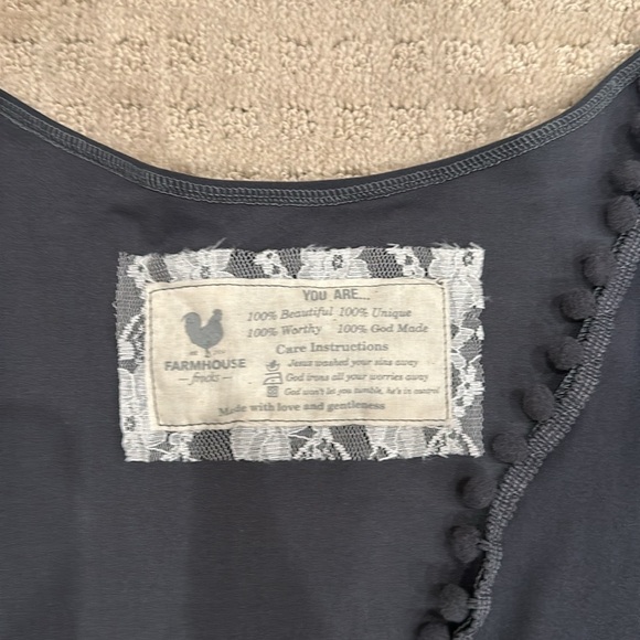 Farmhouse Frock shawl - Picture 2 of 3